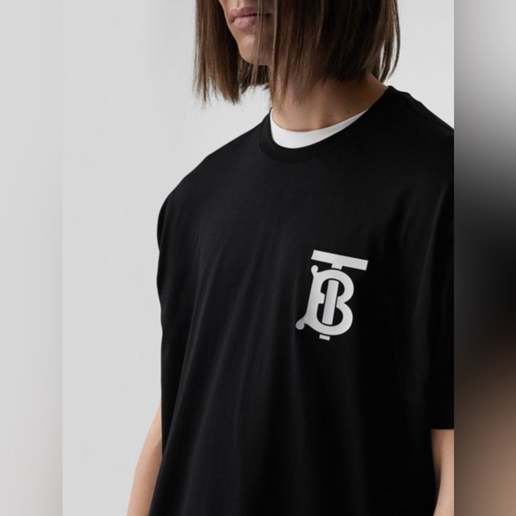 EUC Men’s Medium/Women’s Large Burberry Emerson Oversized Tee With TB Monogram